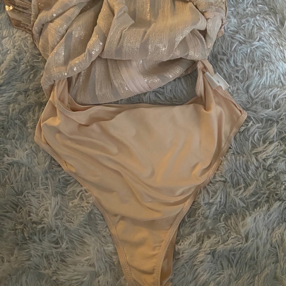 Dress - Picture 3 of 3